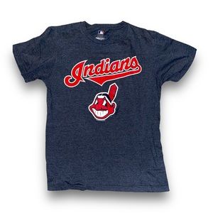 NWOT MLB old school Indians t-shirt logo. Size: M